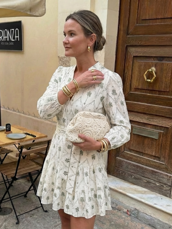 Amante Embroidery Clutch