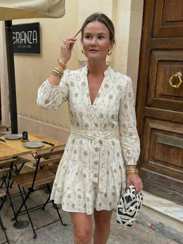 Amante Embroidery Clutch